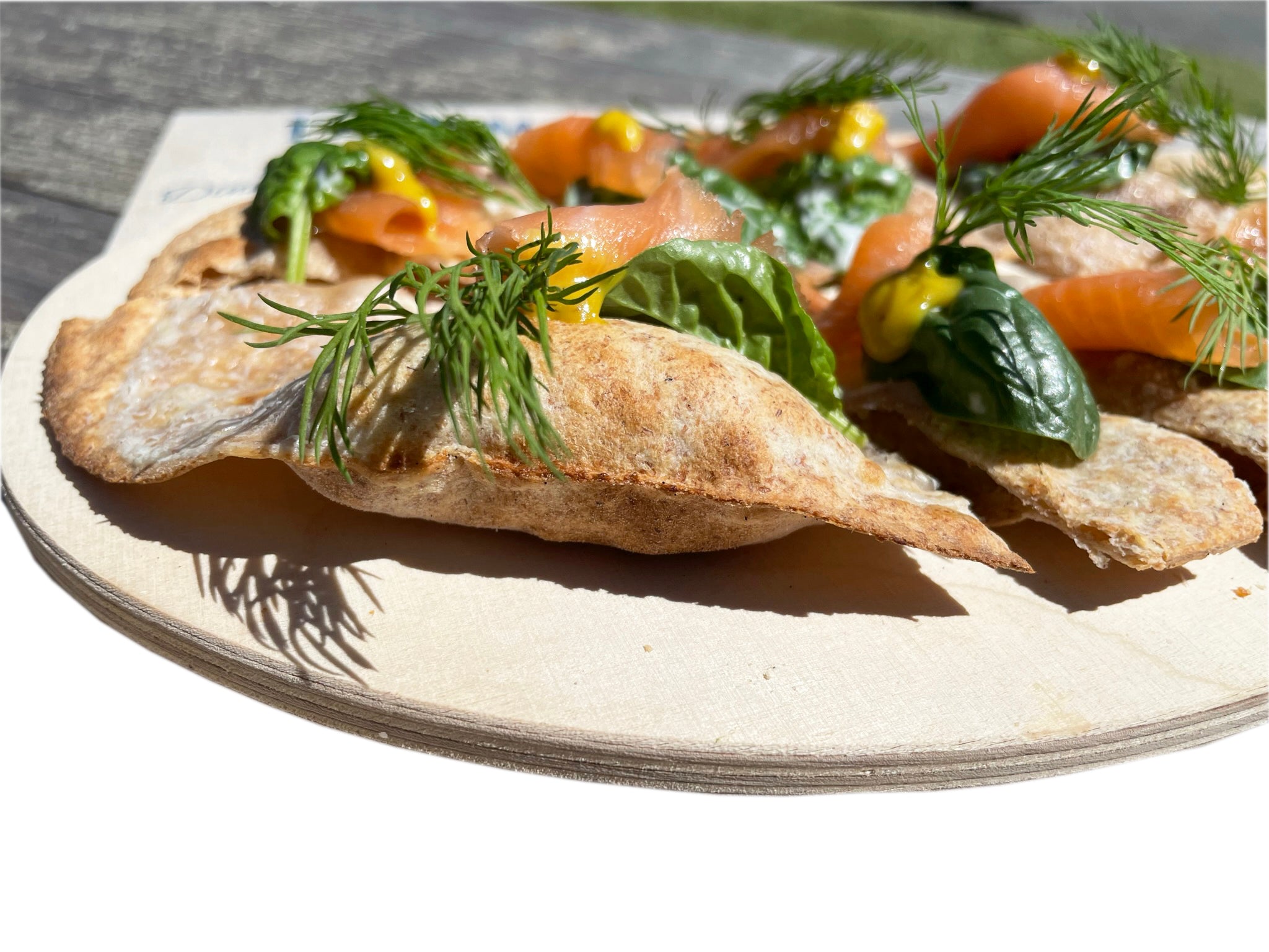 Dinkel-Vollkorn Flammkuchen mit Baby Blattspinat und Lachs, Honig-Dill ... Dinkel-Vollkorn Flammkuchen mit Baby Blattspinat und Lachs, Honig-Dill ...
